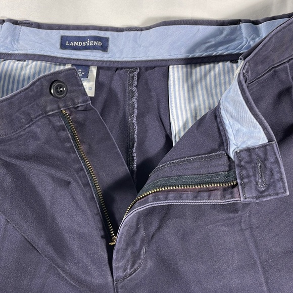 Lands' End mens navy blue rugged double pleated expandable 8.5" shorts - size 36 - Picture 5 of 12